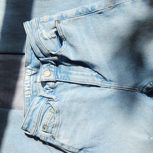 Idyllwind Women's Melbourne Medium Wash High Risin Distressed Bootcut Jeans - Picture 4 of 7